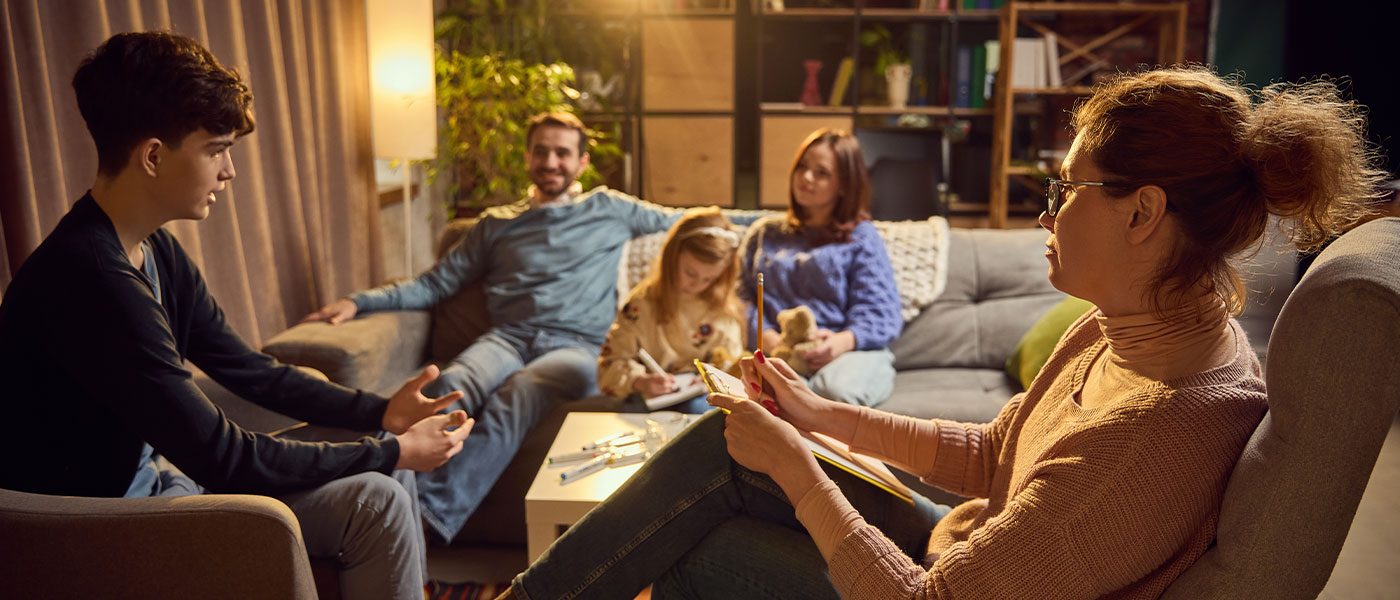 Holiday Harmony: How Family Therapy Can Ease Thanksgiving Stress